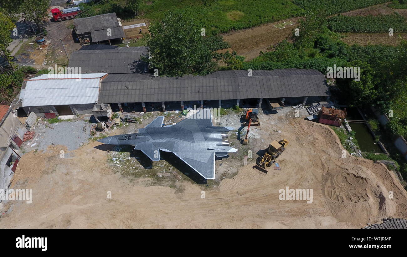 Vista aerea del modello a grandezza del J-20 Stealth Fighter Aircraft cinese di PLA (del Popolo della Esercito di Liberazione) Air Force costruito dal modello cinese un Foto Stock