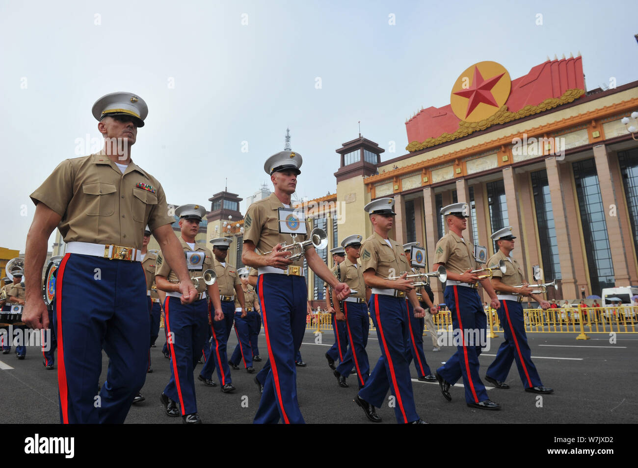 I membri dell'America's Band del Corpo della Marina degli Stati Uniti (USMC) eseguire durante il quinto Nanchang tatuaggio militare di Nanchang City, est della Cina di Foto Stock