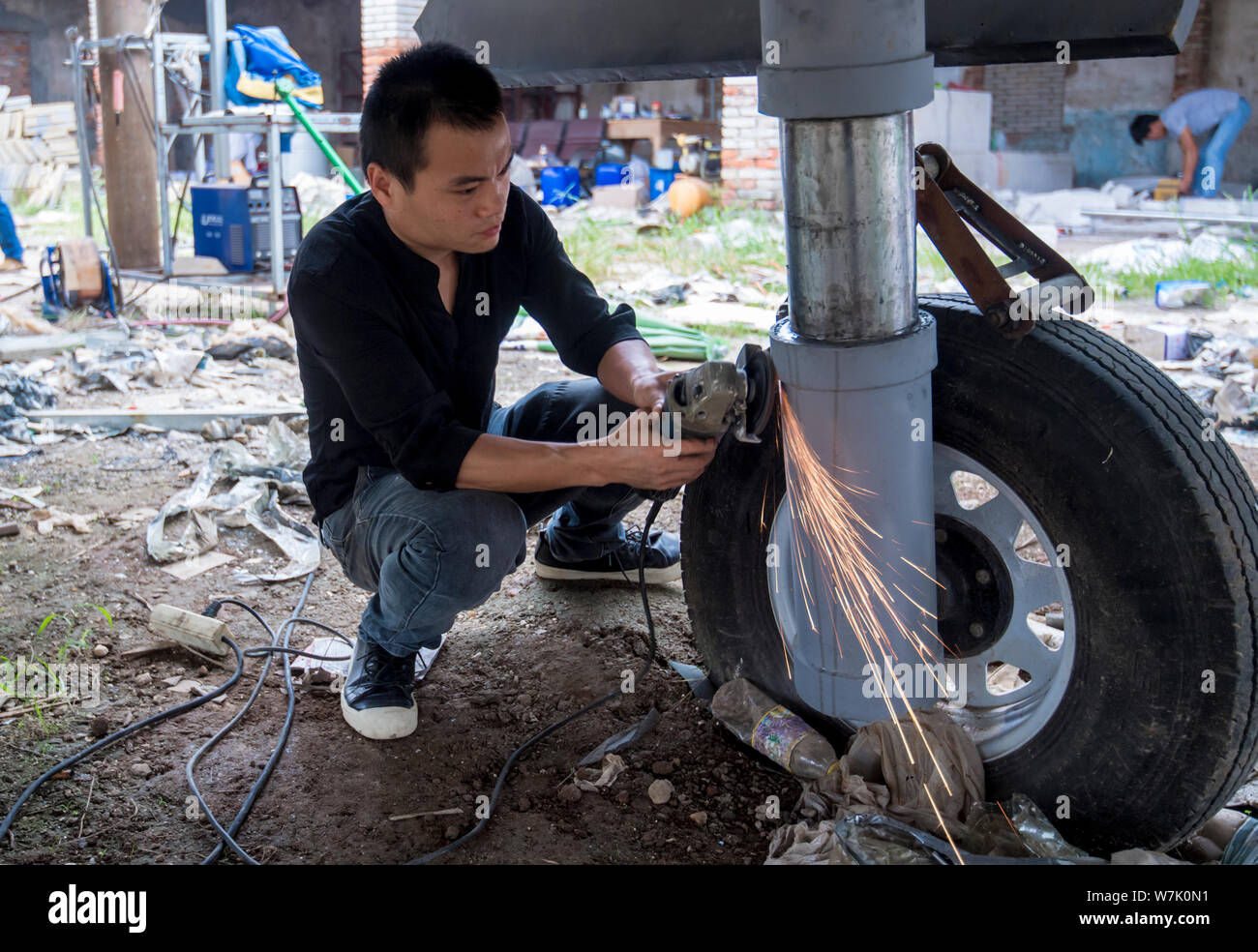 Cinese appassionato militare Wan Li costruisce il modello a grandezza del J-20 Stealth Fighter Aircraft cinese di PLA (popoli dell Esercito di Liberazione) aria Forc Foto Stock