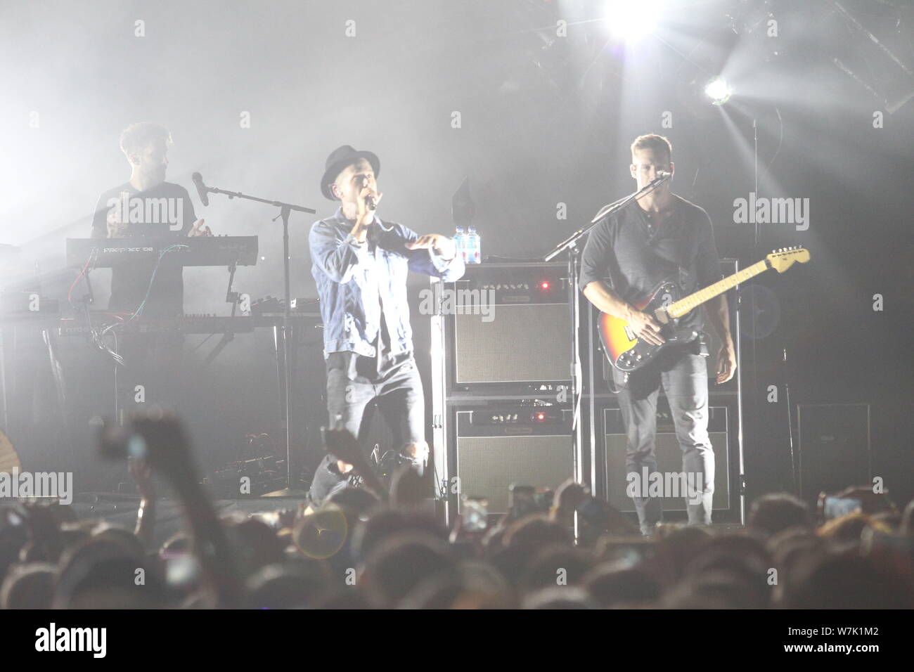 **HONG KONG FUORI * * American pop rock band OneRepublic esegue in un concerto a Hong Kong, Cina, 19 settembre 2017. Foto Stock