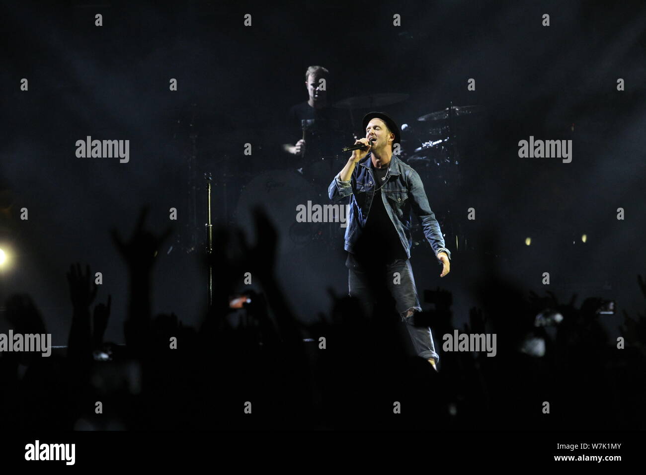 **HONG KONG FUORI * * American pop rock band OneRepublic esegue in un concerto a Hong Kong, Cina, 19 settembre 2017. Foto Stock