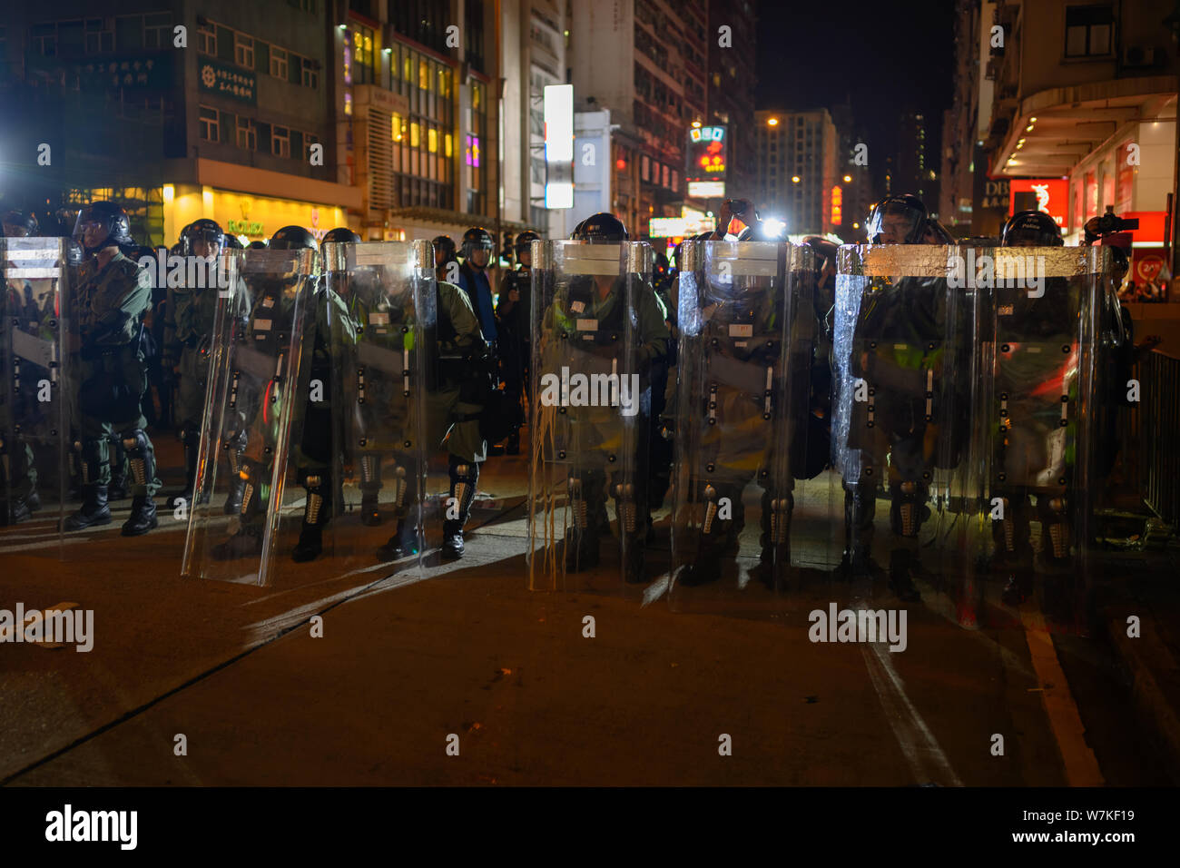 Hong Kong - Agosto 3, 2019: Hong Kong 3 Agosto protesta che è respinto dalla forza di polizia. Prestazione di giuramento di polizia Street di Mong Kok. Foto Stock