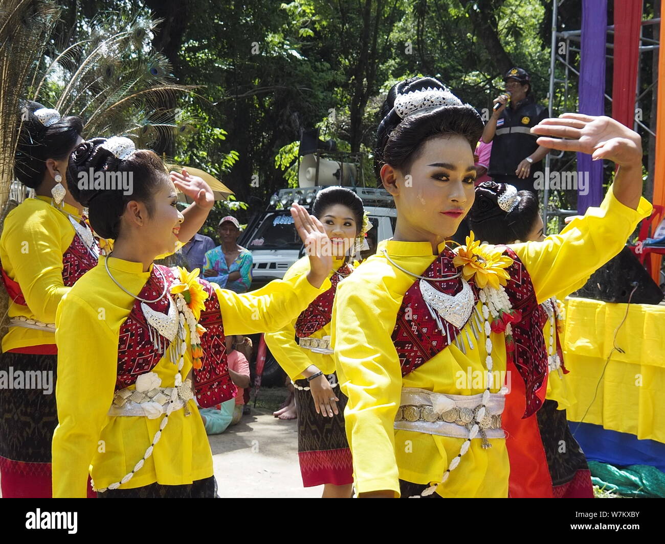 Nordest thailandese danza in costume tailandese Foto Stock