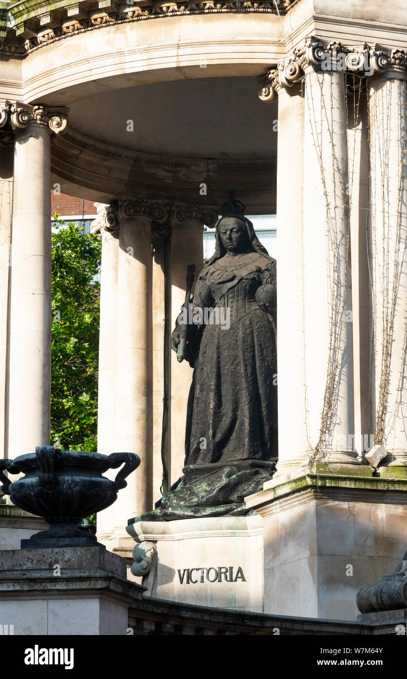 La regina Victoria monumento in Liverpool Foto Stock