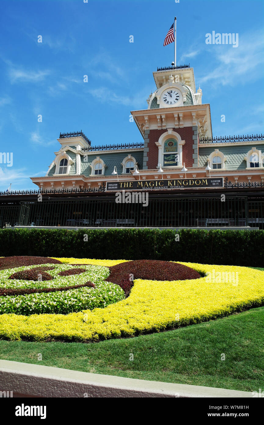 L'ingresso di Walt Disney World Magic Kingdom di Orlando, Florida, che mostra la Stazione Ferroviaria Foto Stock