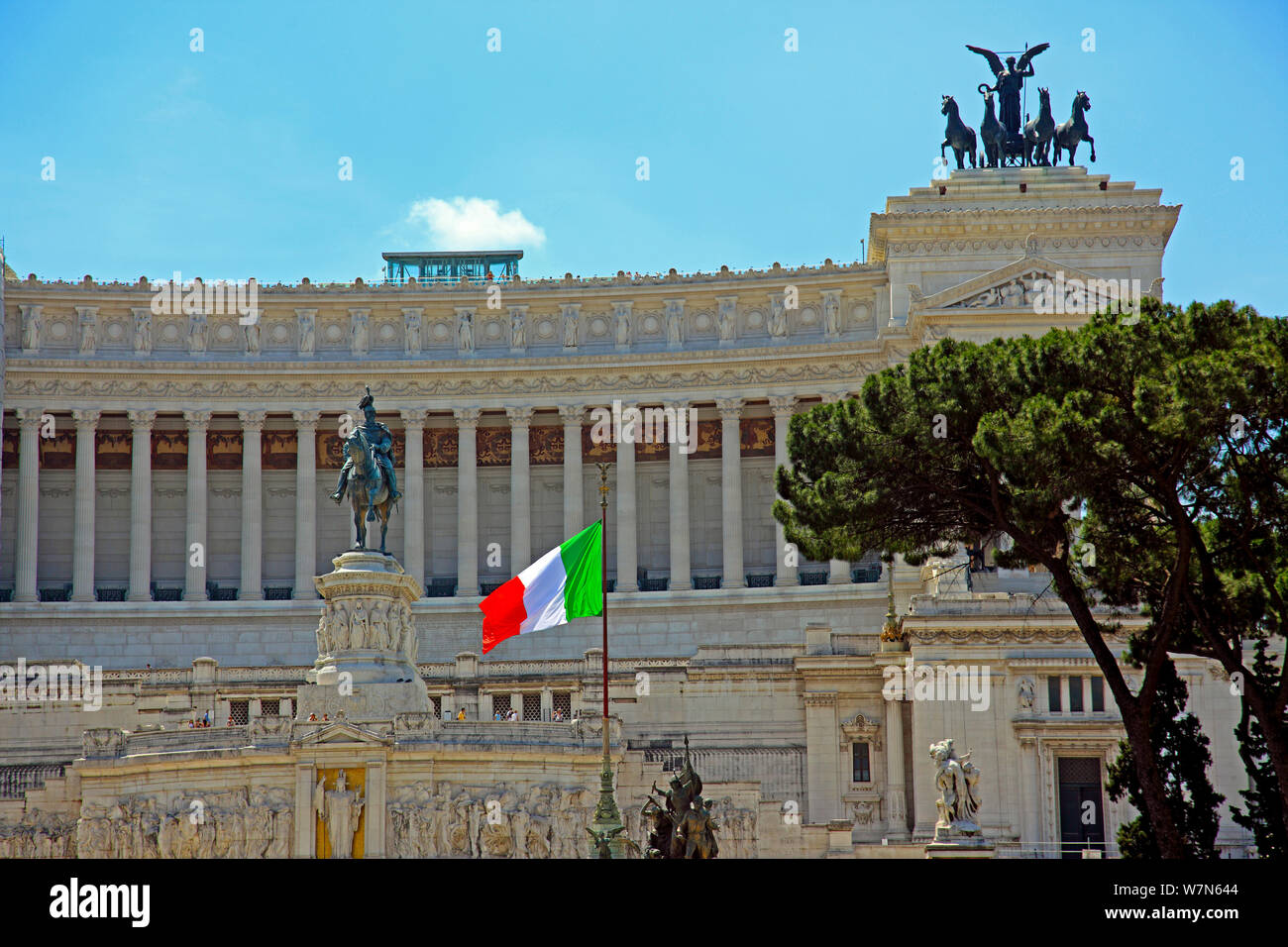 Victor emmanuel monument roma italy vitterio emanuele quadrighe