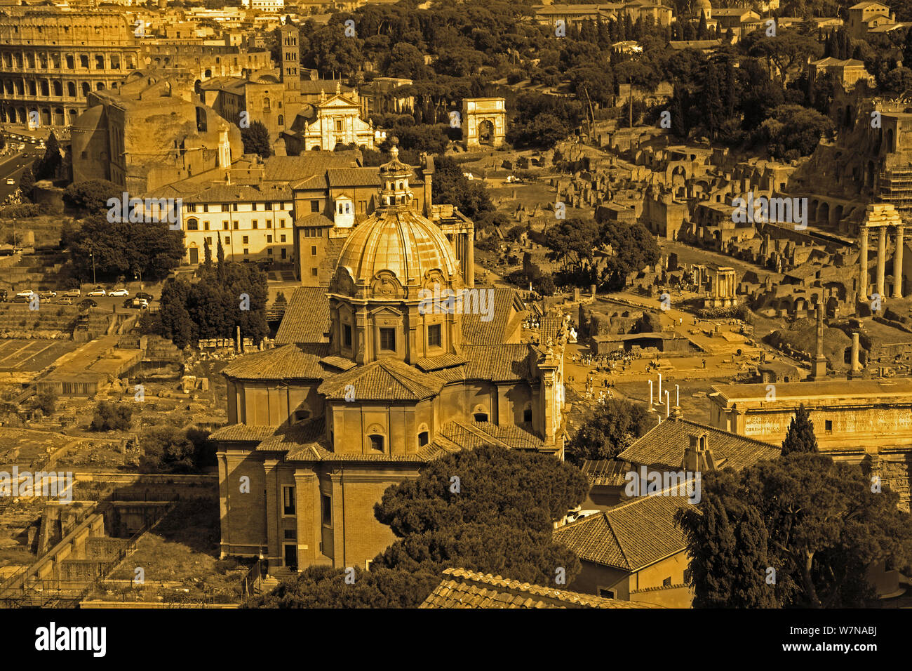 Il Foro Romano e il Colosseo a Roma Foto Stock