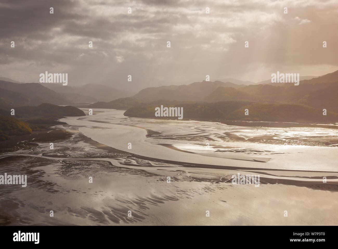 Mawddach Estuary a bassa marea, Barmouth, Parco Nazionale di Snowdonia, Gwynedd, Galles, maggio 2012. Foto Stock