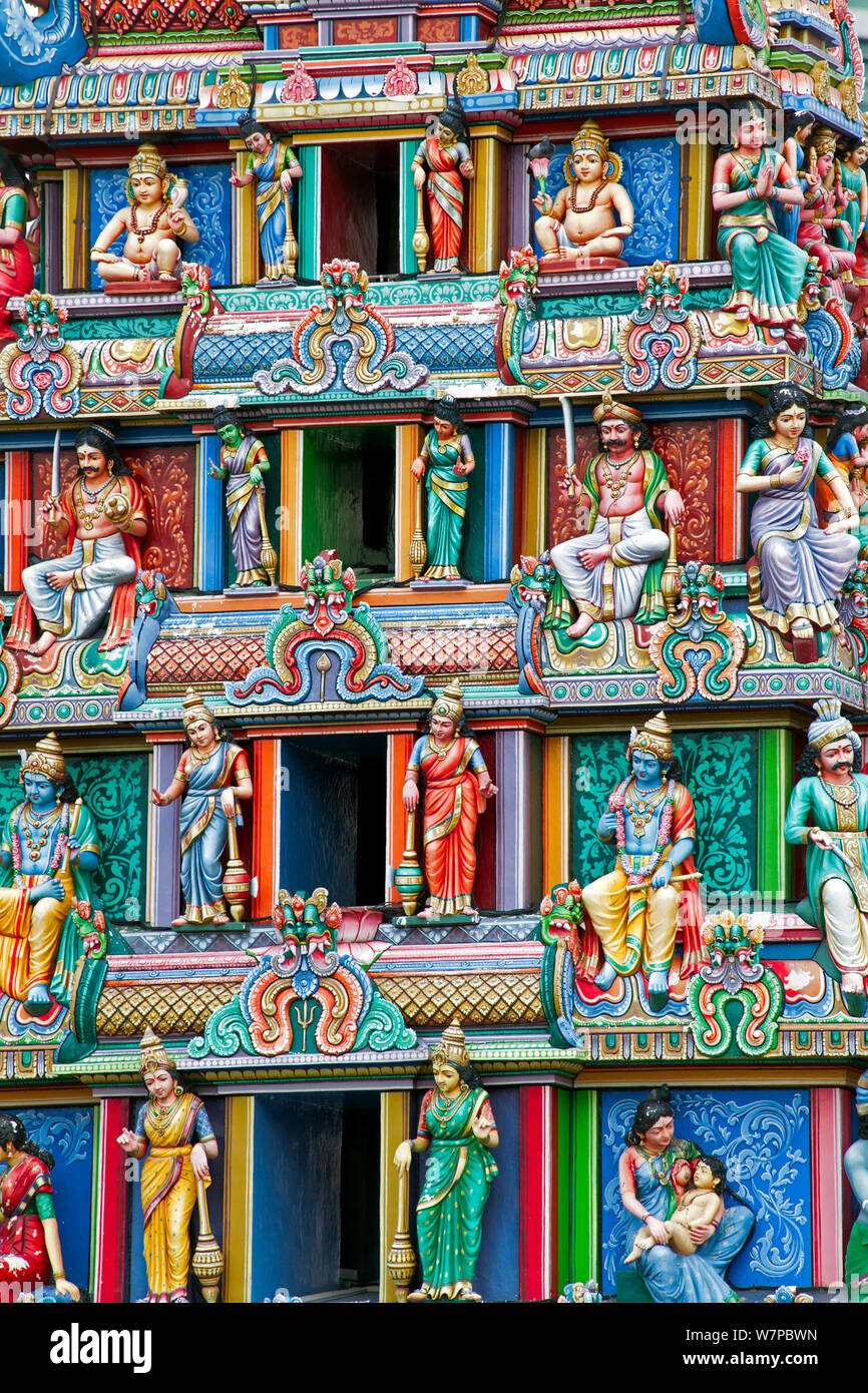 Close up il Gopuram del Tempio di Sri Mariamman, un stile dravidico tempio in Chinatown, Singapore, 2012 Foto Stock