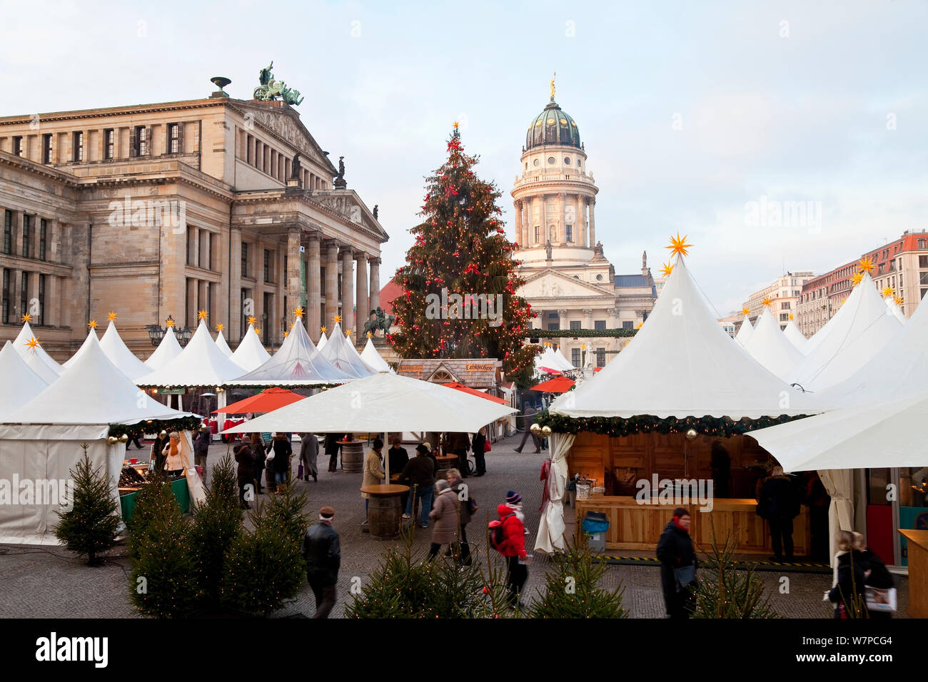 Tradizionale Mercatino di Natale in piazza Gendarmenmarkt, Berlino, Germania 2009 Foto Stock