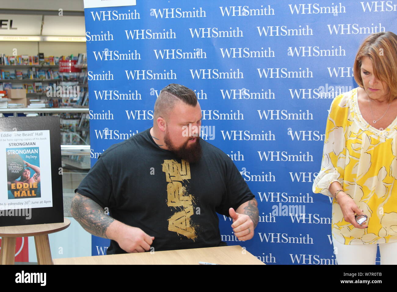 Eddie hall la festa che firma libro a Chester Foto Stock