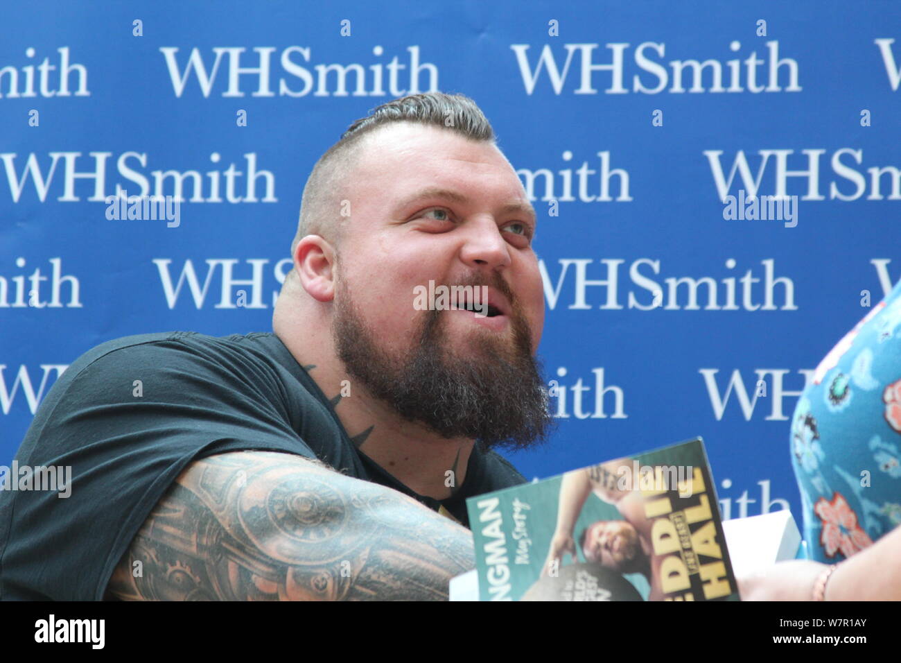 Eddie hall la festa che firma libro a Chester Foto Stock