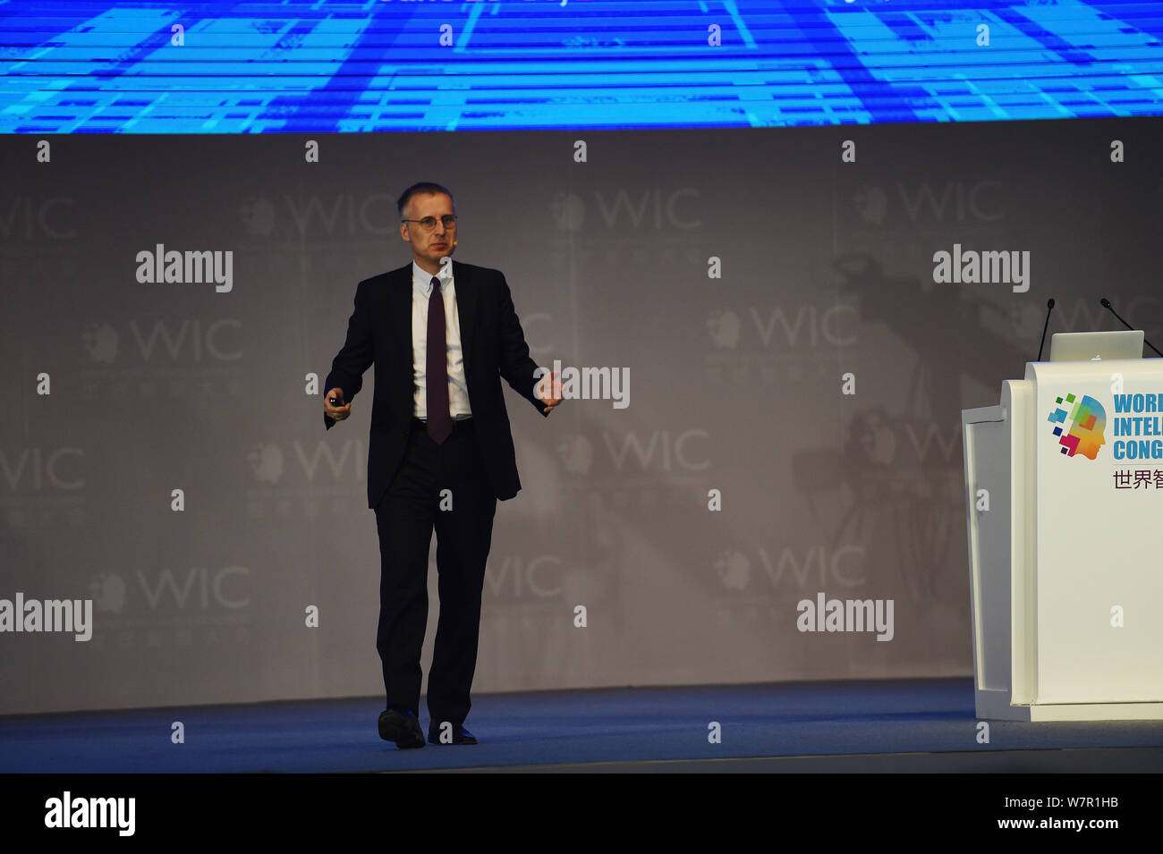 Viktor Mayer-Schonberger, professore di governance di Internet e del regolamento presso la Oxford Internet Institute, Università di Oxford, parla al principale f Foto Stock