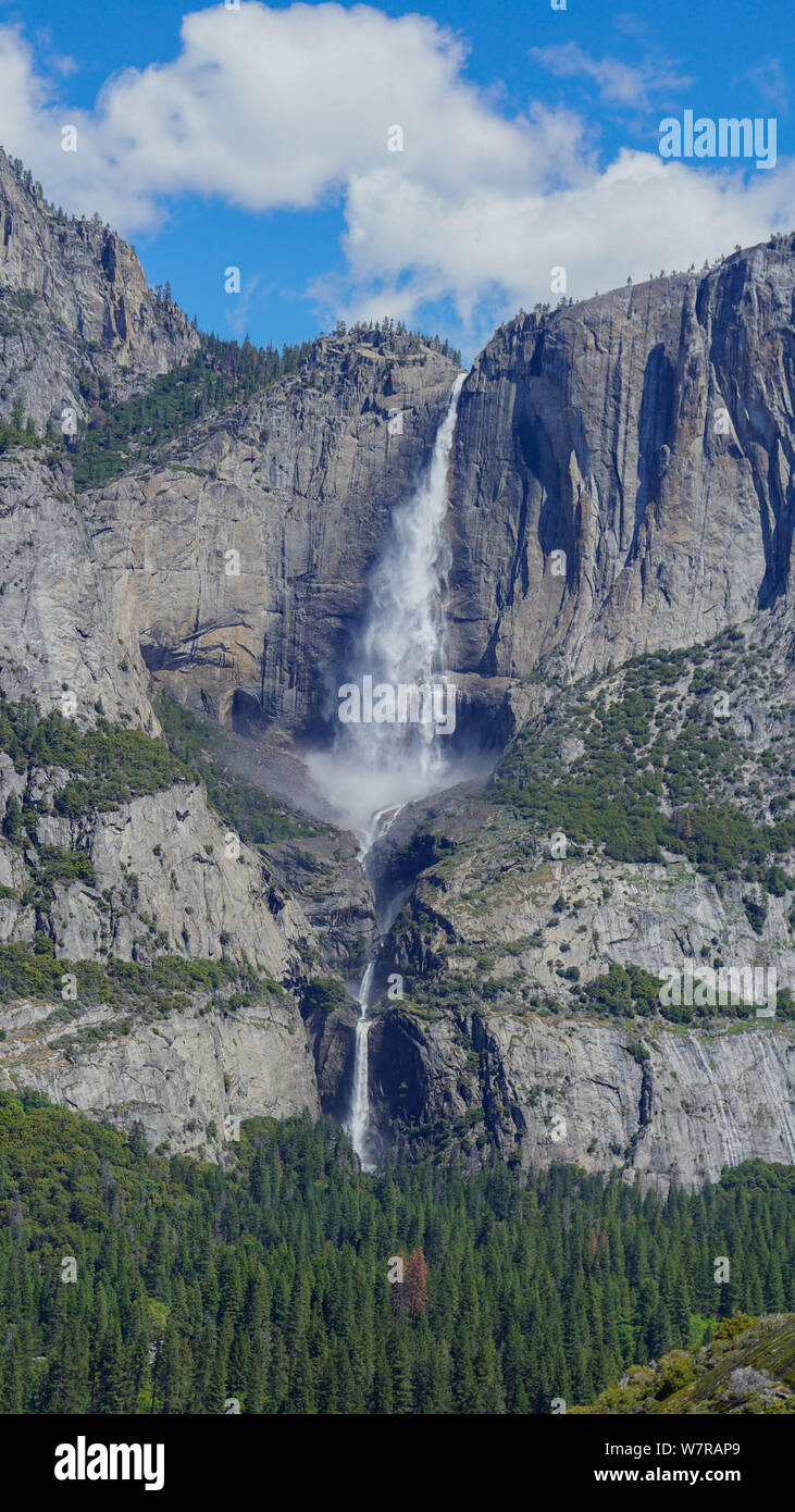 Il parco nazionale di Yosemite Falls, vista da 4 miglia, prova Yosemite National Park, California, Stati Uniti d'America Foto Stock