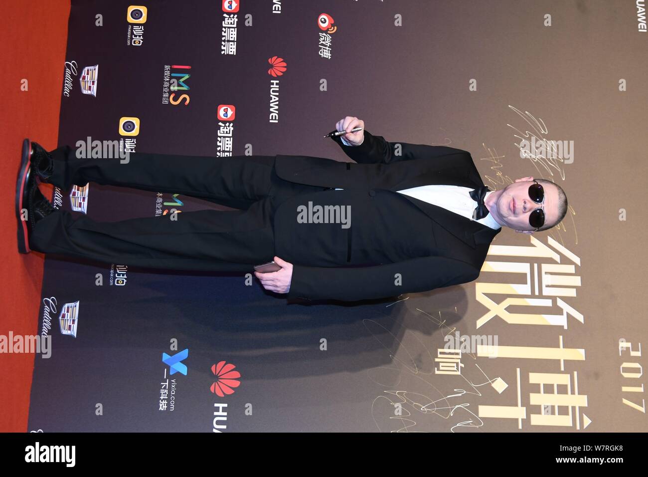 Regista cinese Feng Antonio arriva al red carpet per il film di Shanghai di notte durante il ventesimo Shanghai International Film Festival di Shanghai, Foto Stock