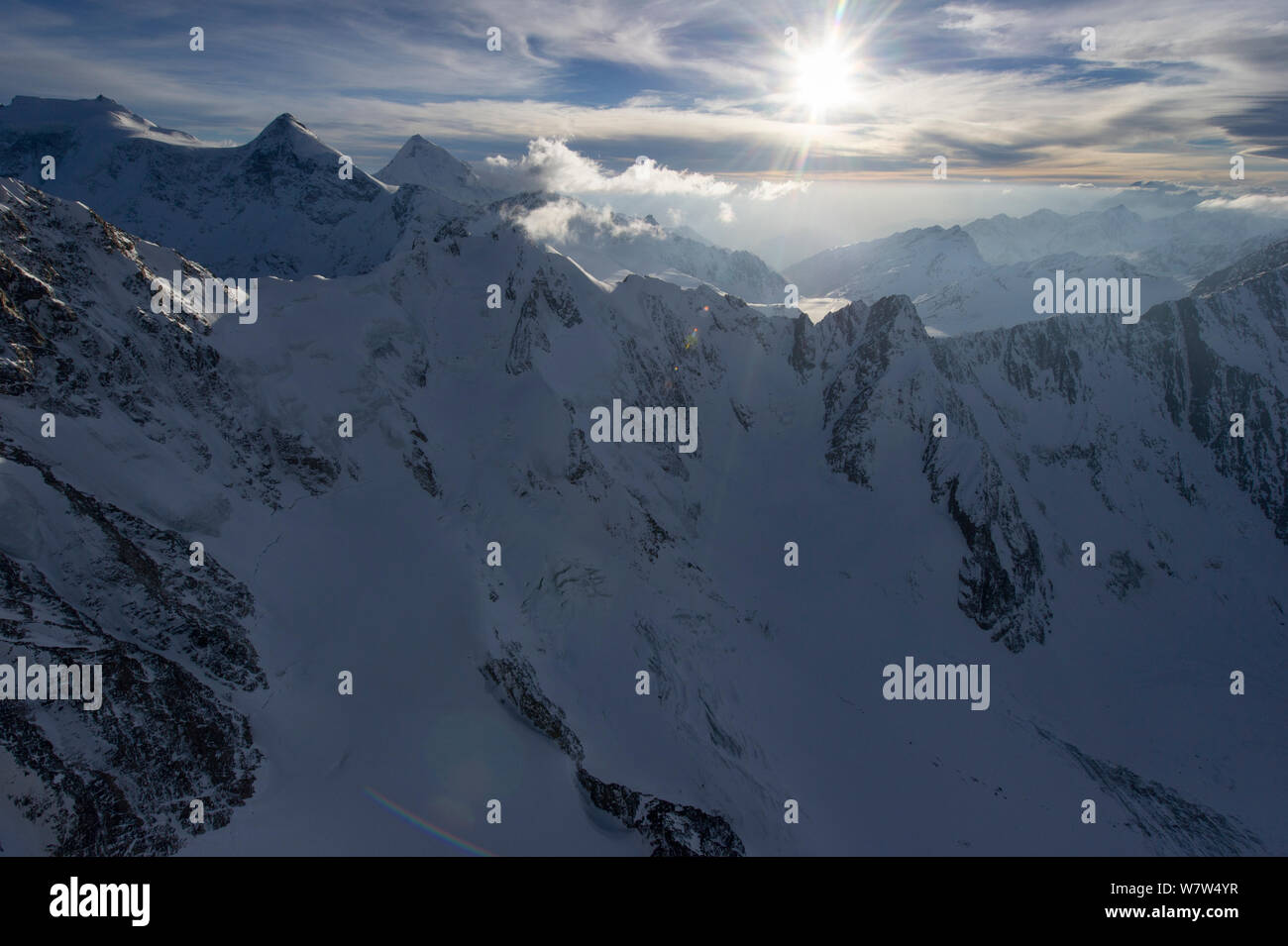 Dorsale principale dei monti del Caucaso, regione Bezengi, Kabardino-Balkaria, Centrale montagne del Caucaso, Russia, ottobre 2013. Foto Stock