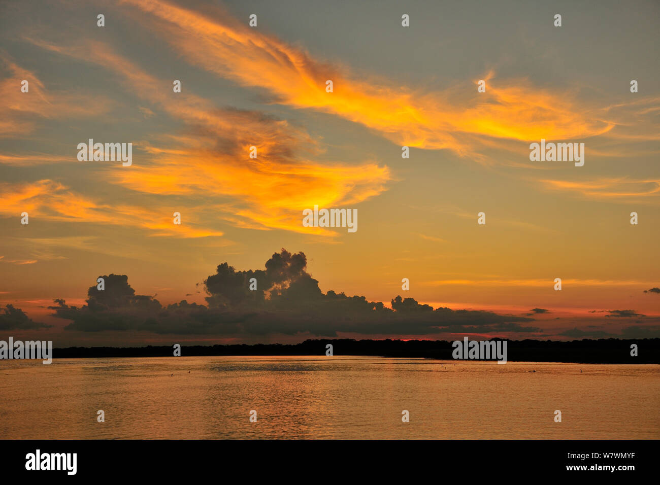 Tramonto in Japura River, Alvaraes, Amazonas Stato, nel nord del Brasile, novembre 2012. Foto Stock