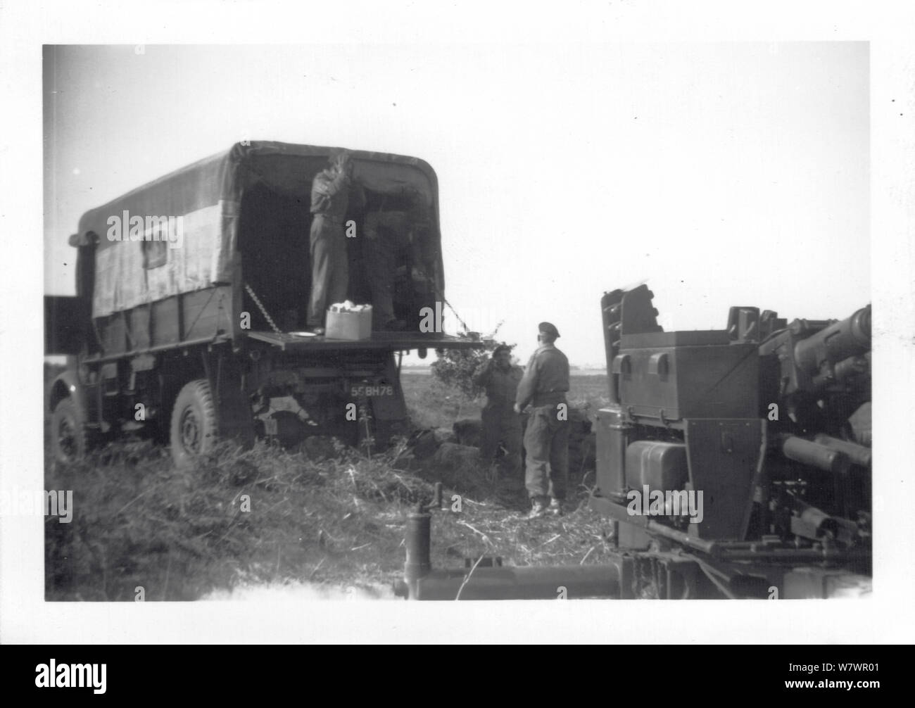 517 LAA TA reale artiglieria sul campo annuale di addestramento 1955 Foto Stock