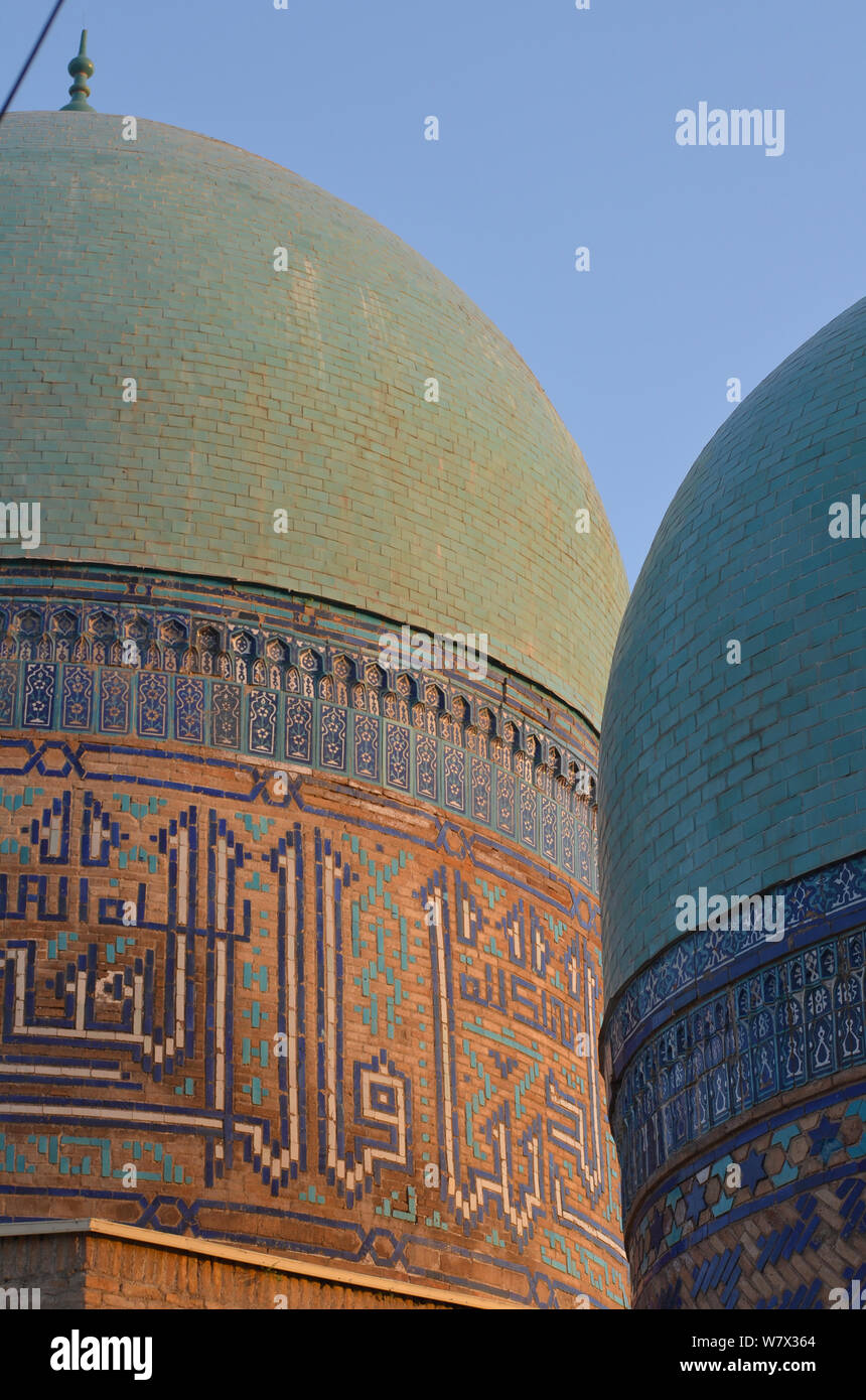 Tradizionale architettura islamica in Shah-i Zinda necropoli, Samarcanda, Uzbekistan Foto Stock