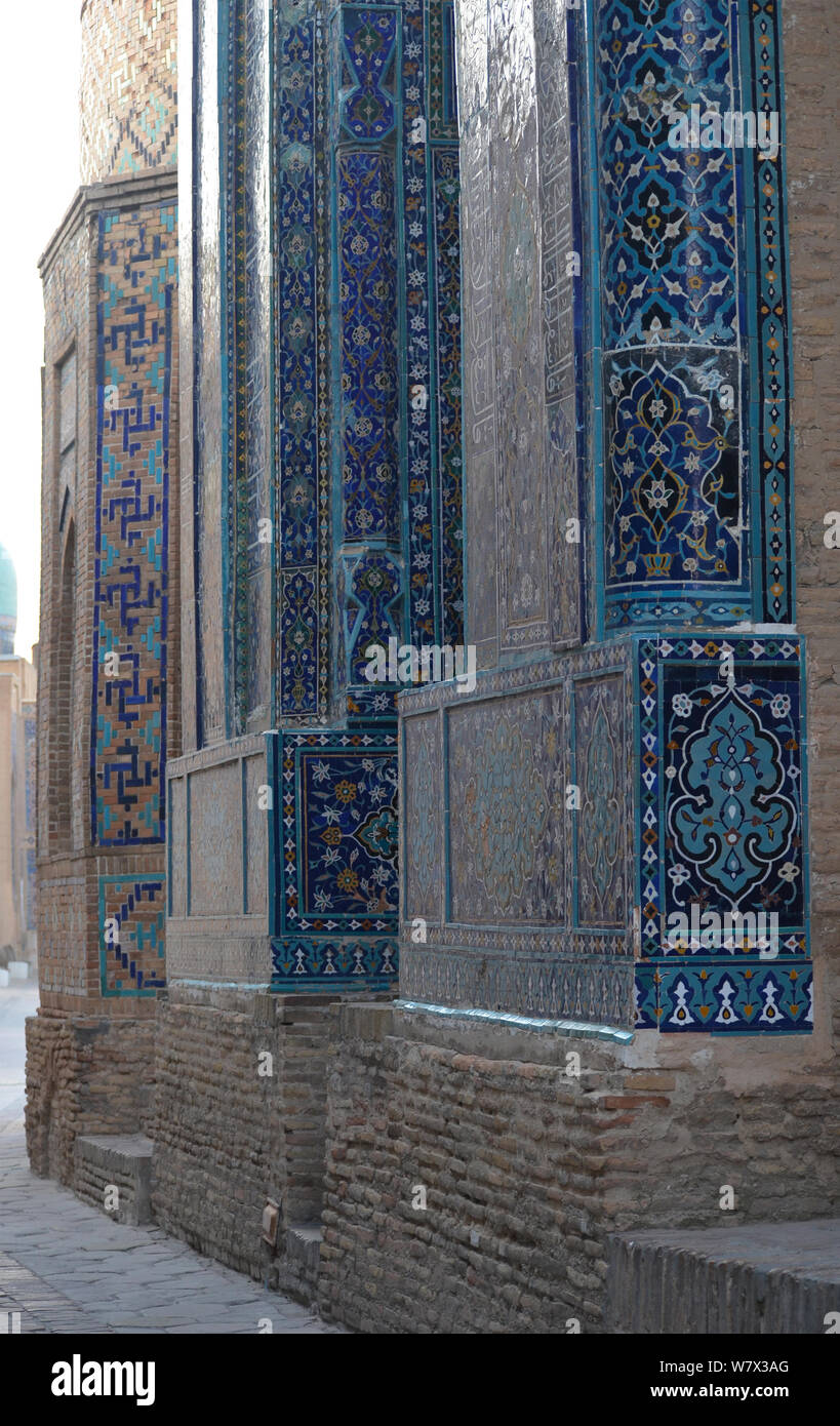 Tradizionale architettura islamica in Shah-i Zinda necropoli, Samarcanda, Uzbekistan Foto Stock