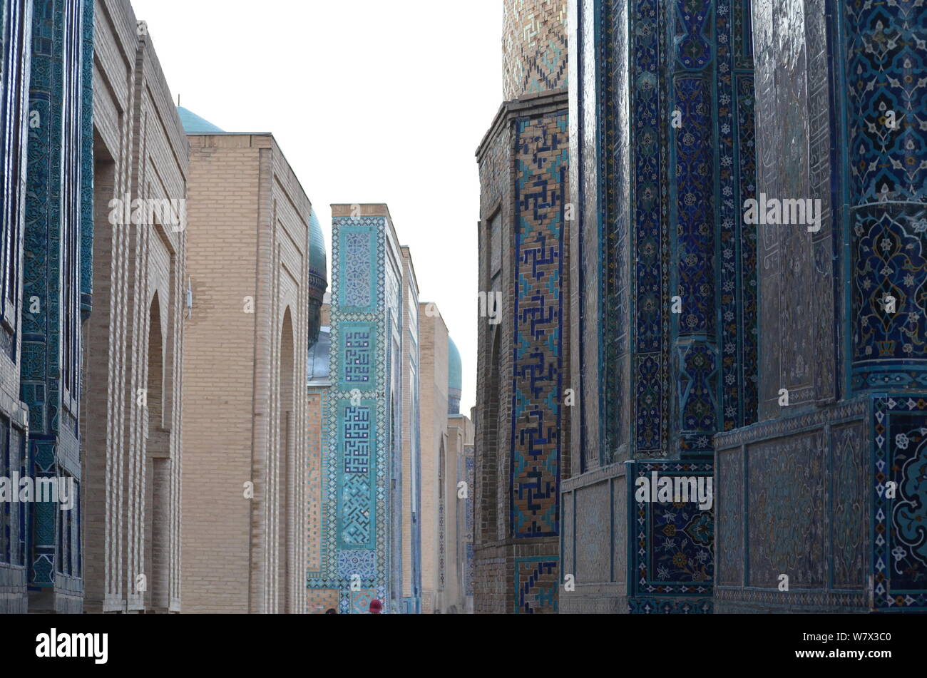 Tradizionale architettura islamica in Shah-i Zinda necropoli, Samarcanda, Uzbekistan Foto Stock