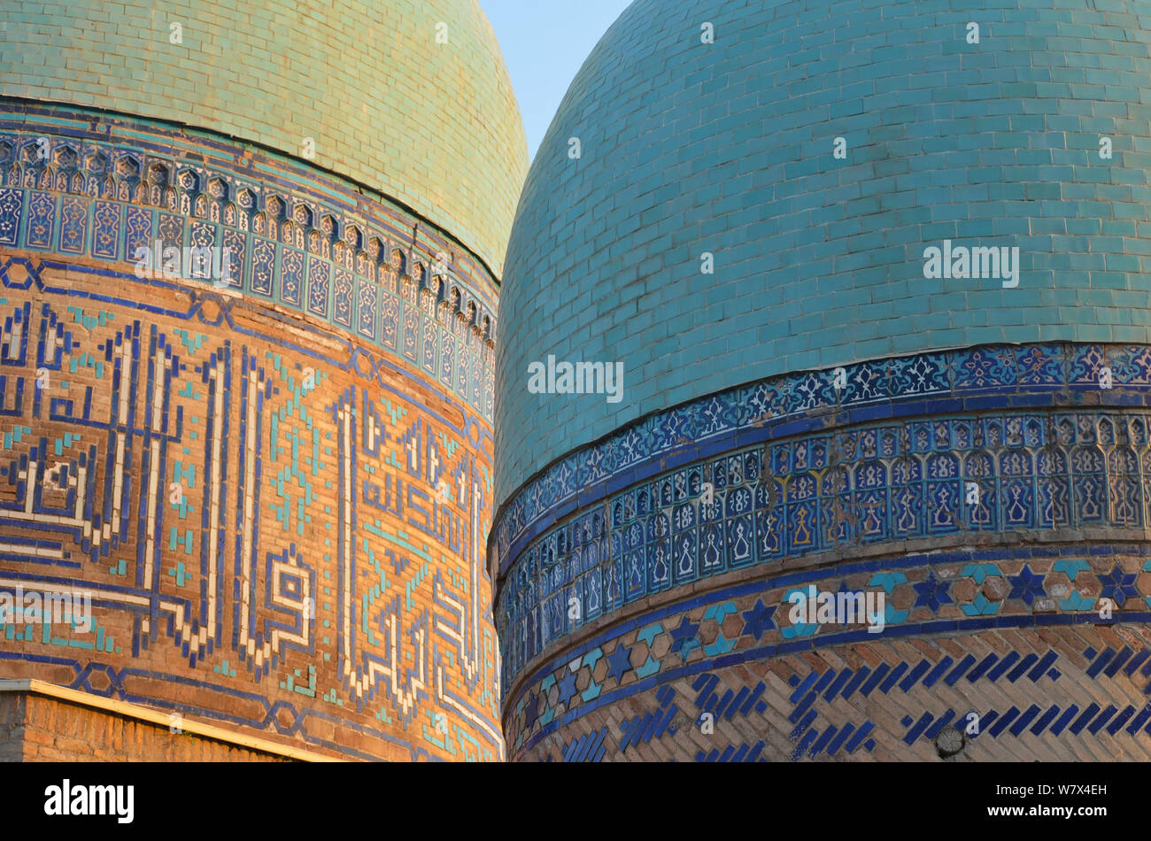 Tradizionale architettura islamica in Shah-i Zinda necropoli, Samarcanda, Uzbekistan Foto Stock