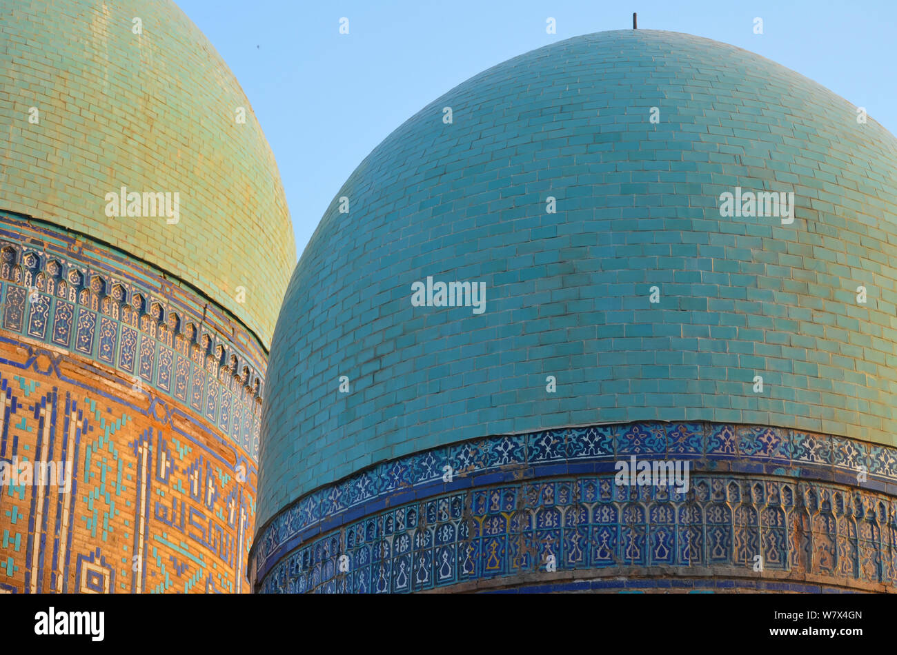 Tradizionale architettura islamica in Shah-i Zinda necropoli, Samarcanda, Uzbekistan Foto Stock