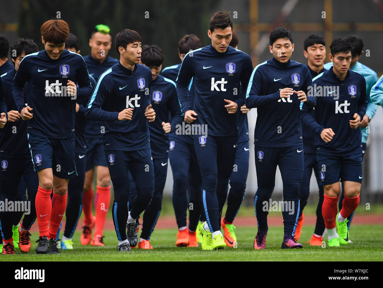 I giocatori della Corea del Sud nazionale di calcio prendere parte a una  sessione di formazione per il loro gruppo un Round 6 match contro la Cina  durante la Coppa del Mondo