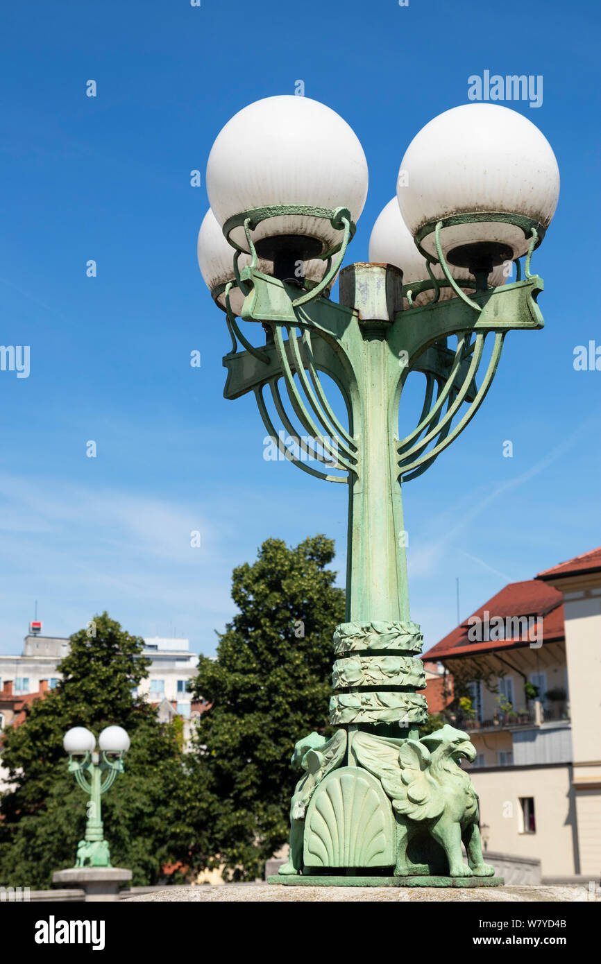 Art nouveau luci street art nouveau lampade stradali di Lubiana in Slovenia eu Europe Foto Stock