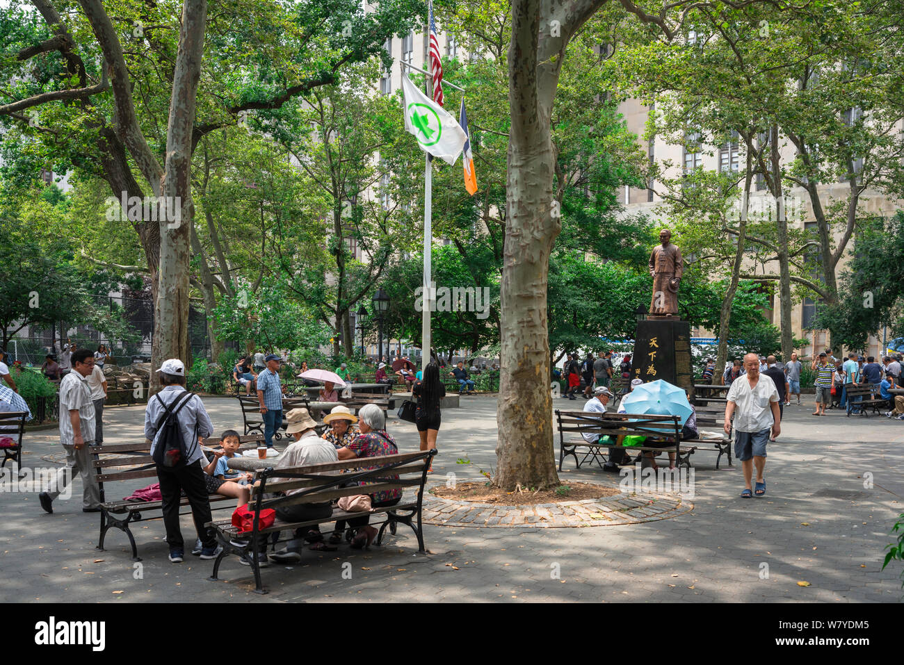 Columbus Park, vista in estate di Columbus Park - Una comunità greenspace in Chinatown, il centro di Manhattan, New York City, Stati Uniti d'America Foto Stock
