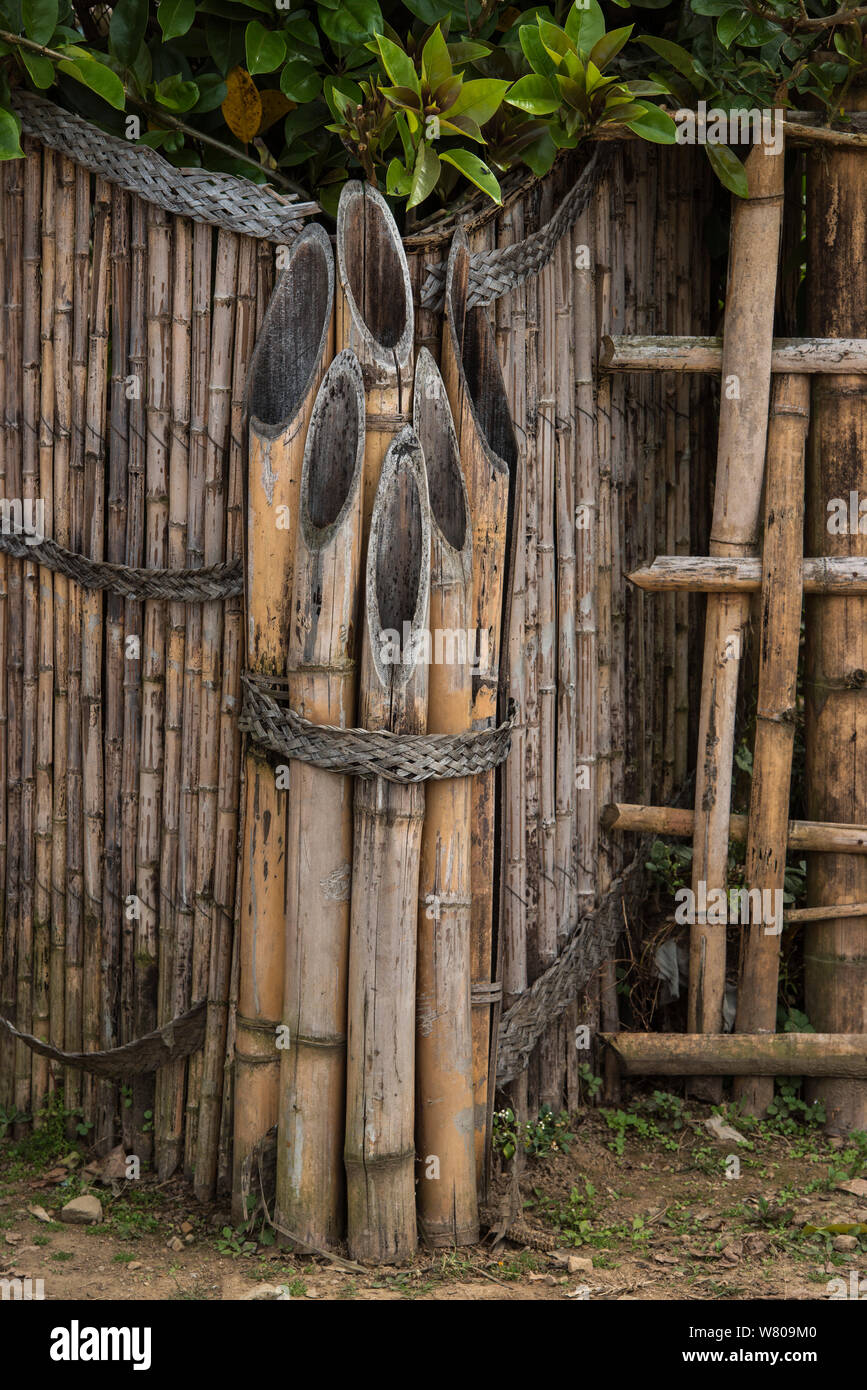 Chang Naga bamboo idrante di fuoco. Chang Naga, Tuensang distretto. Il Nagaland, nord-est dell India, ottobre 2014. Foto Stock