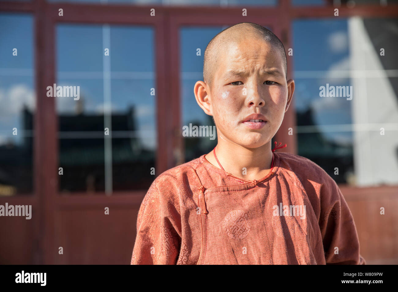 Un monaco buddista in Ulaanbaatar, in Mongolia. Foto Stock