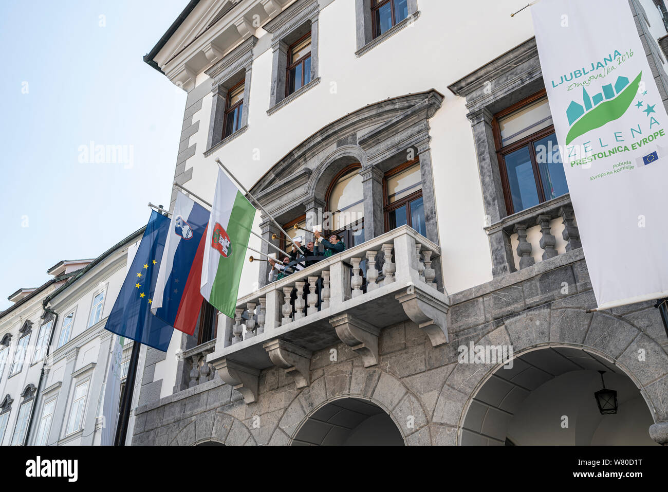 Lubiana, Slovenia. Il 3 agosto 2019. La facciata del palazzo del municipio della città Foto Stock