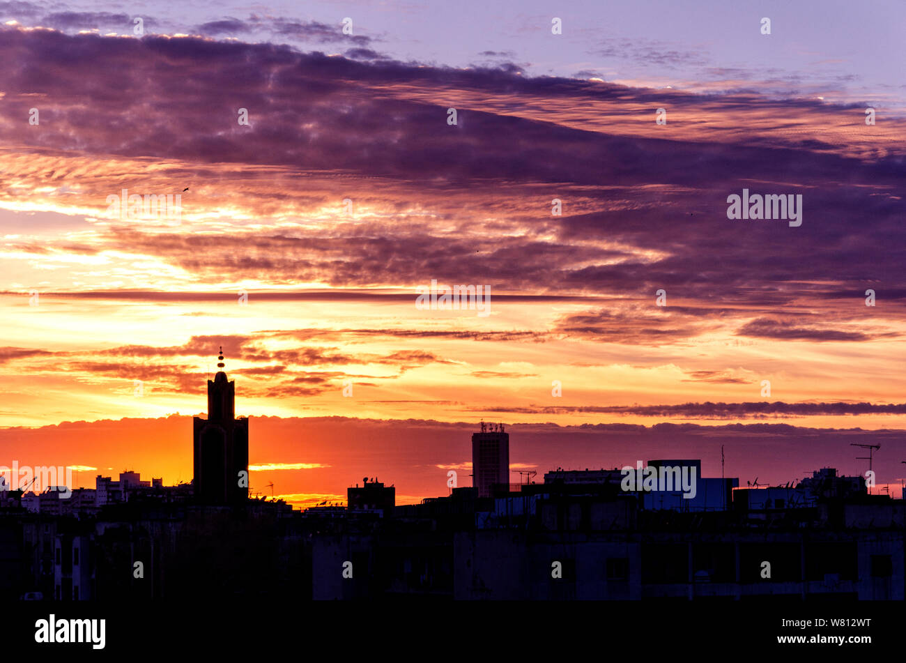 Tramonto a Casablanca, in Marocco da Abd-Elilah Ouassif. Foto Stock