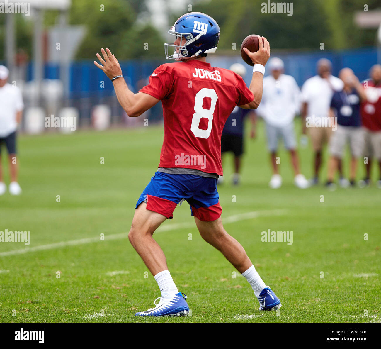 Agosto 7, 2019, East Rutherford, New Jersey, Stati Uniti d'America: New York Giants quarterback Daniel Jones (8) durante il training camp alla ricerca Diagnostics Training Centre in East Rutherford, New Jersey. Duncan Williams/CSM Foto Stock