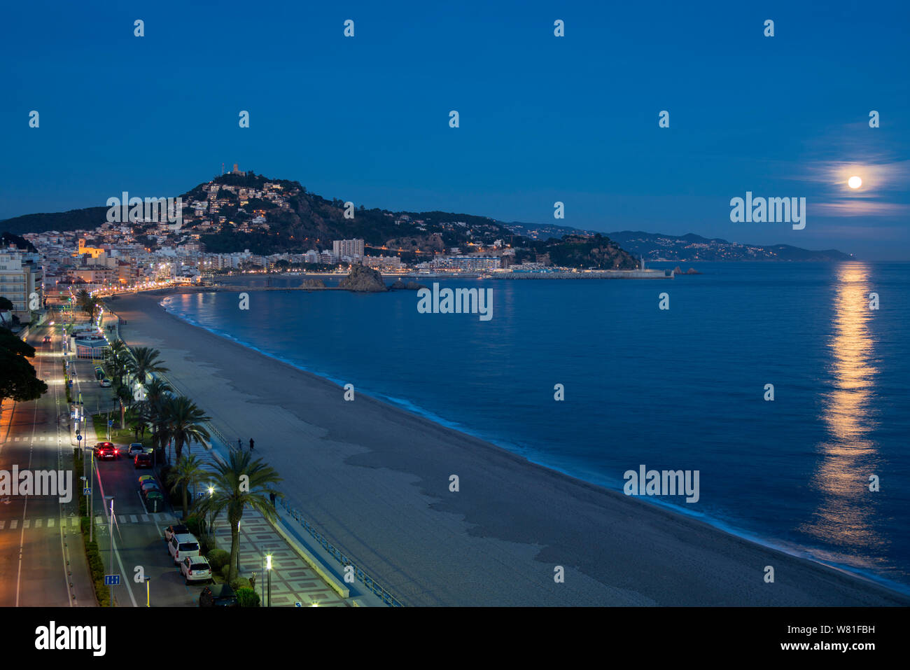 PIENA LUNA SABADELL BEACH CITTÀ VECCHIA BLANES COSTA BRAVA GERONA CATALOGNA SPAGNA Foto Stock