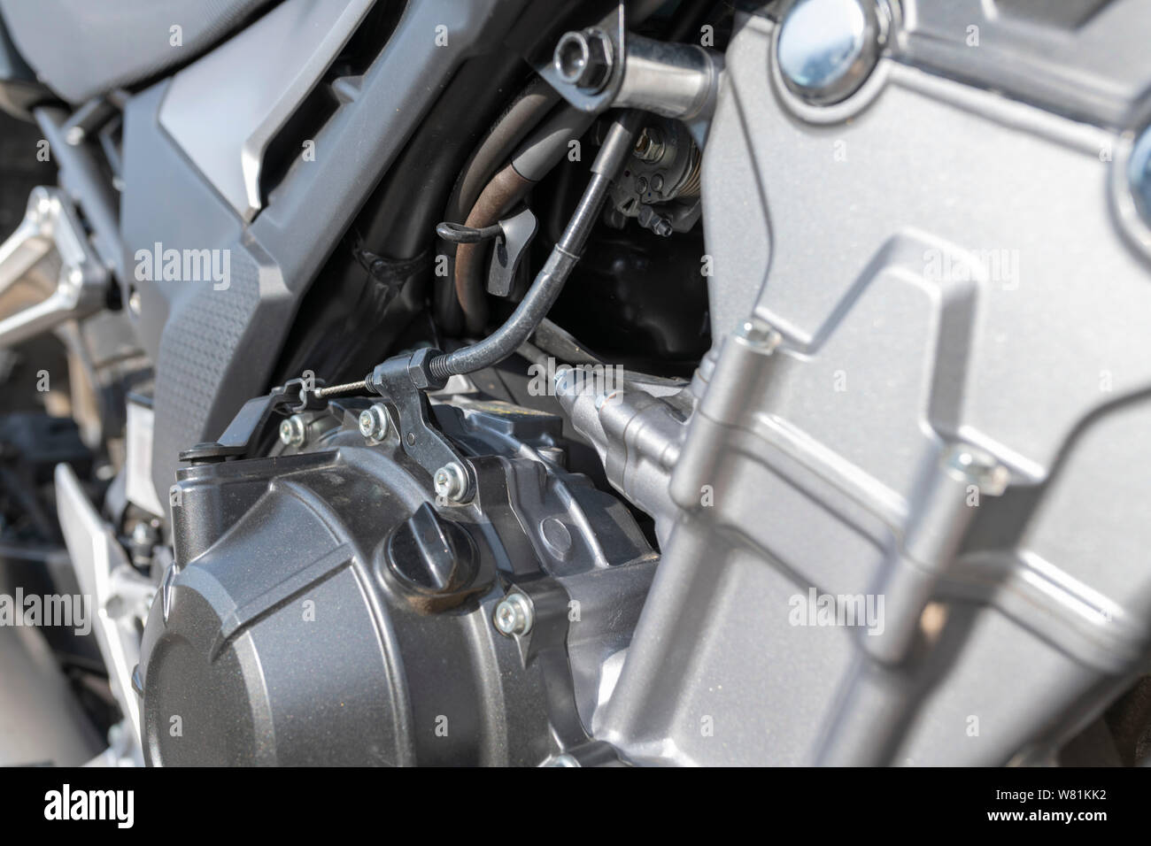 Motore per motociclo dettaglio, cavo frizione - Close-up Foto Stock