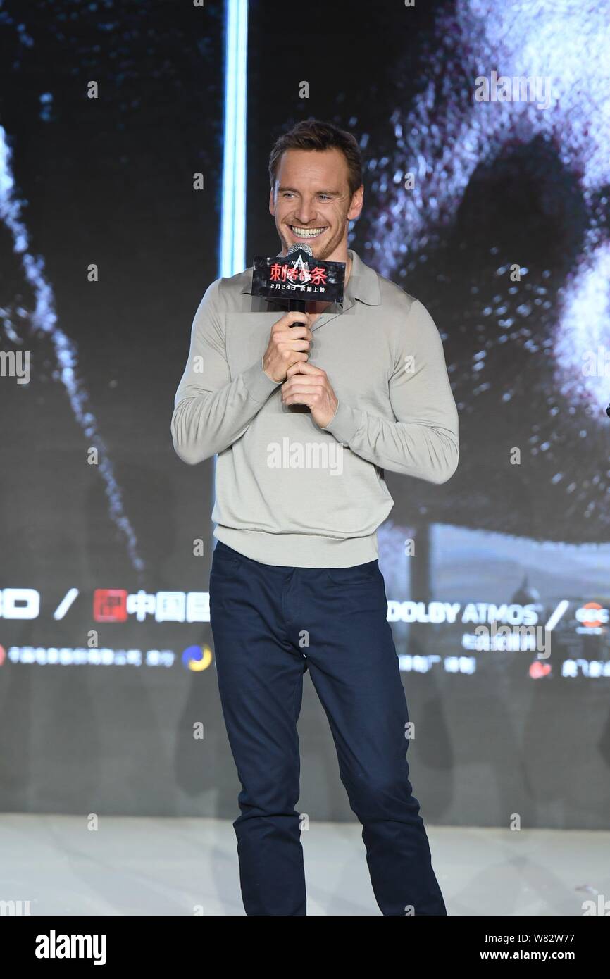 Tedesco-nati attore irlandese Michael Fassbender partecipa a una conferenza stampa per il suo film "Assassin 's Creed' a Pechino in Cina, 20 febbraio 2017. Foto Stock