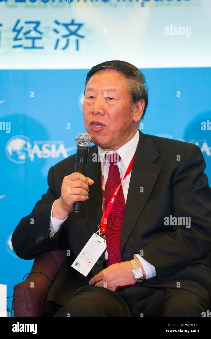 --FILE---Dai Xianglong, allora presidente del Consiglio Nazionale per la sicurezza sociale Fondo, frequenta un sub-forum durante il Forum Boao per l Asia Conf annuale Foto Stock