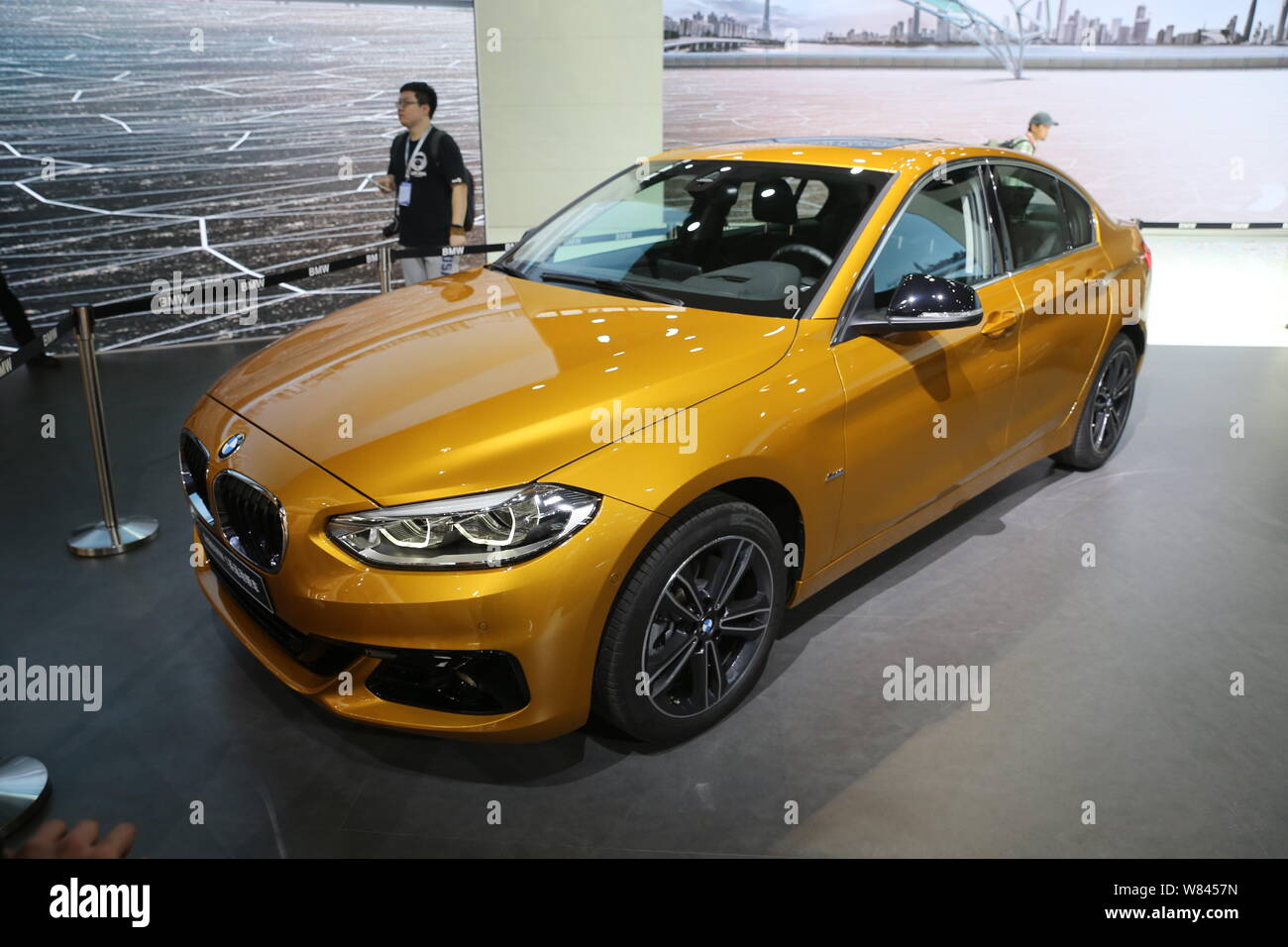 Una BMW 1 Series auto è sul display durante il XIV Cina (Guangzhou) Salone Internazionale dell'Automobile, noto anche come Auto Guangzhou 2016, in Guangzho Foto Stock