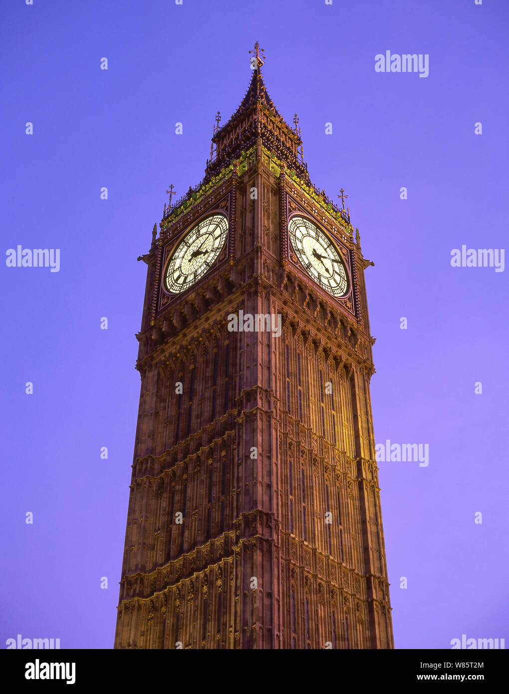 Big Ben orologio (Elizabeth Torre) al tramonto, City of Westminster, Greater London, England, Regno Unito Foto Stock