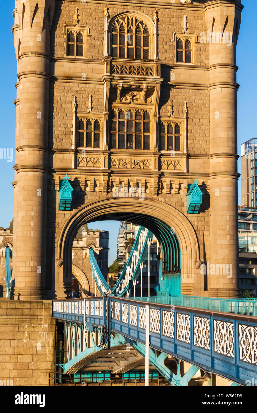 Inghilterra, Londra, dettaglio del Tower Bridge senza traffico Foto Stock