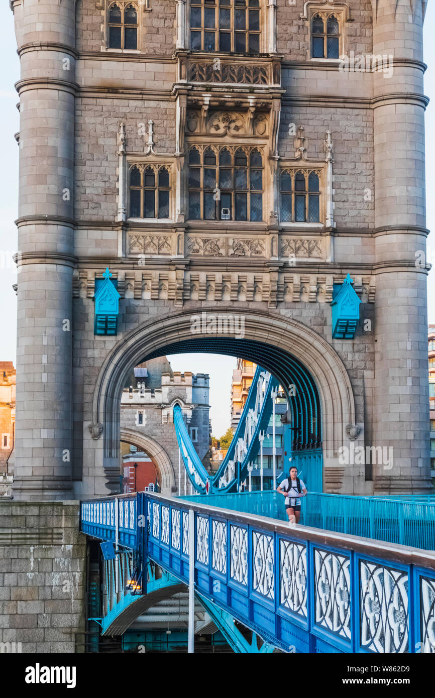 Inghilterra, Londra, dettaglio del Tower Bridge senza traffico Foto Stock