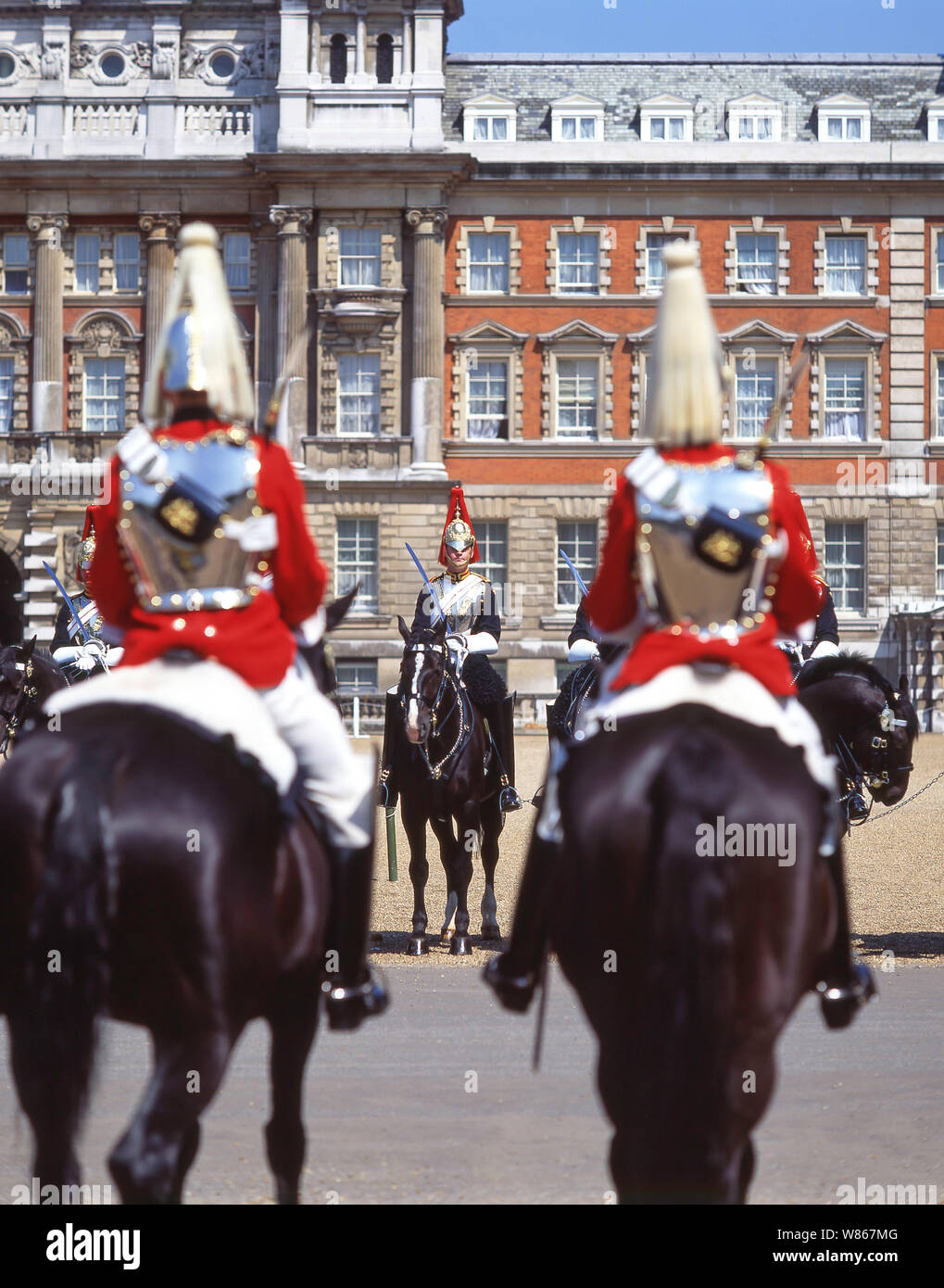 Cerimonia Del Cambio Della Guardia, Parata Delle Guardie A Cavallo, Whitehall, City Of Westminster, Greater London, Inghilterra, Regno Unito Foto Stock