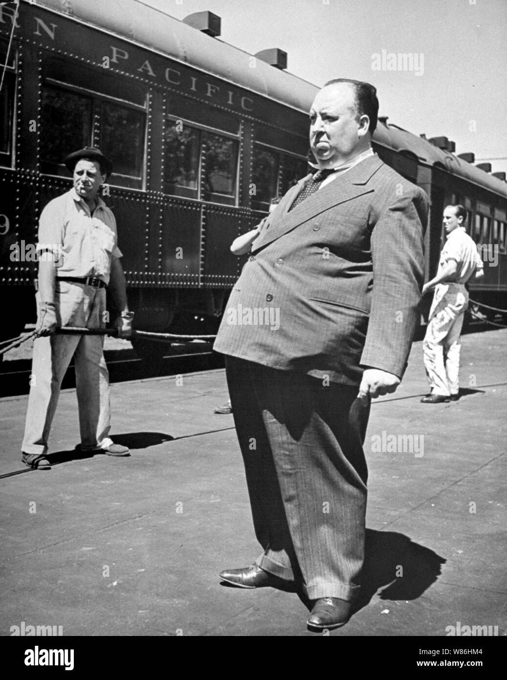 ALFRED HITCHCOCK in ombra di dubbio (1943), diretto da Alfred Hitchcock. Credito: Universal Pictures / Album Foto Stock