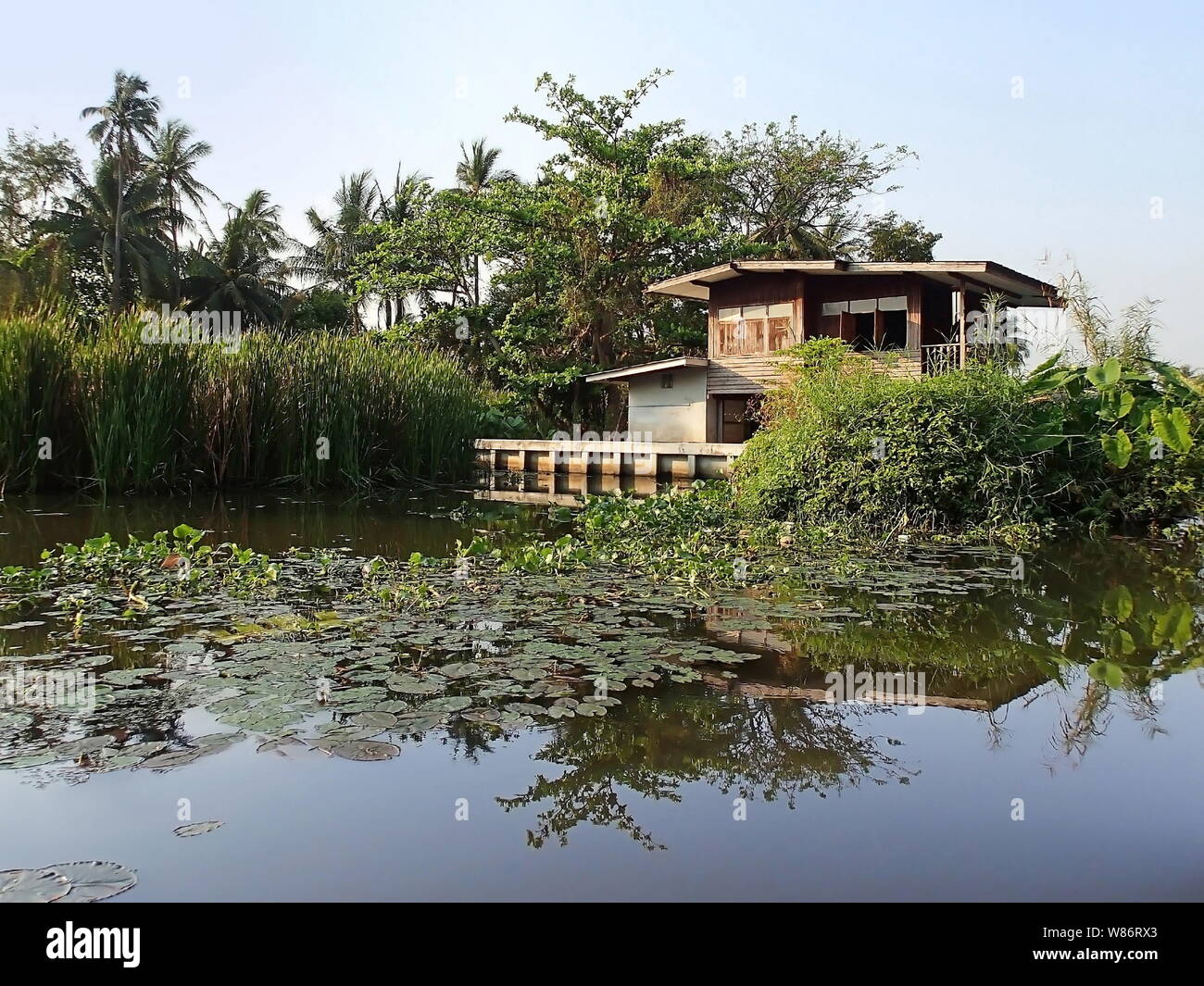 Casa galleggiante, Khlong, Bangkok Foto Stock