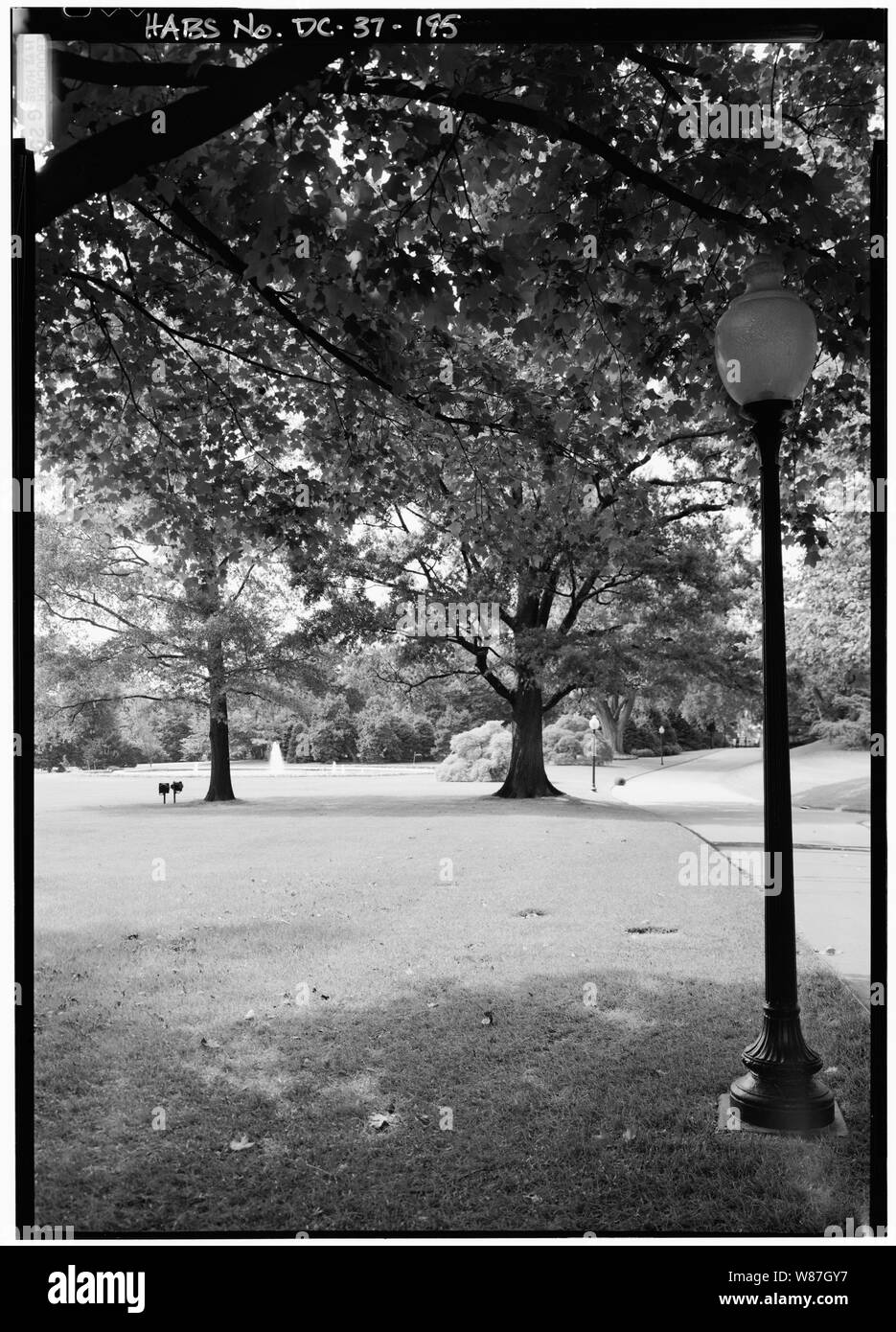 195. Motivi del sud; Vista della fontana, guardando ad ovest; 195. Motivi del sud; Vista della fontana, guardando ad ovest - la Casa Bianca, 1600 Pennsylvania Avenue, Northwest, Washington, Distretto di Columbia, DC Foto Stock