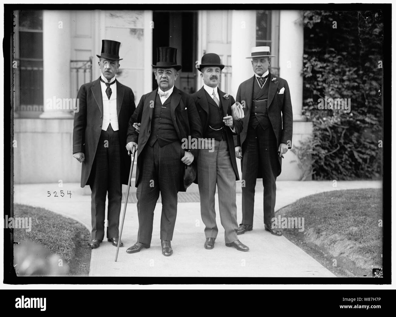 1ST PAN AMERICAN finanziario Conferenza di Washington, D.C., maggio 1915. Il DR. ROBERTO ANCIZAR; SEC. Di gamba. Della COLOMBIA; SANTIAGO P. TRIANO, DEL. Dalla Colombia; V. VILLAMEL, DI ARGENTINA; GIOVANNI BARRE Foto Stock