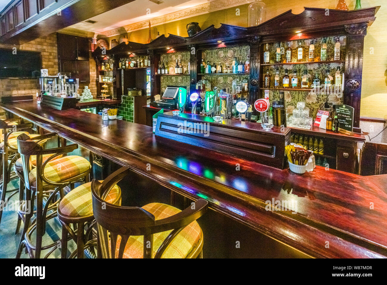 Bar interno area di Corleys Abbey Lodge in Ballintubber County Mayo Irelnad Foto Stock