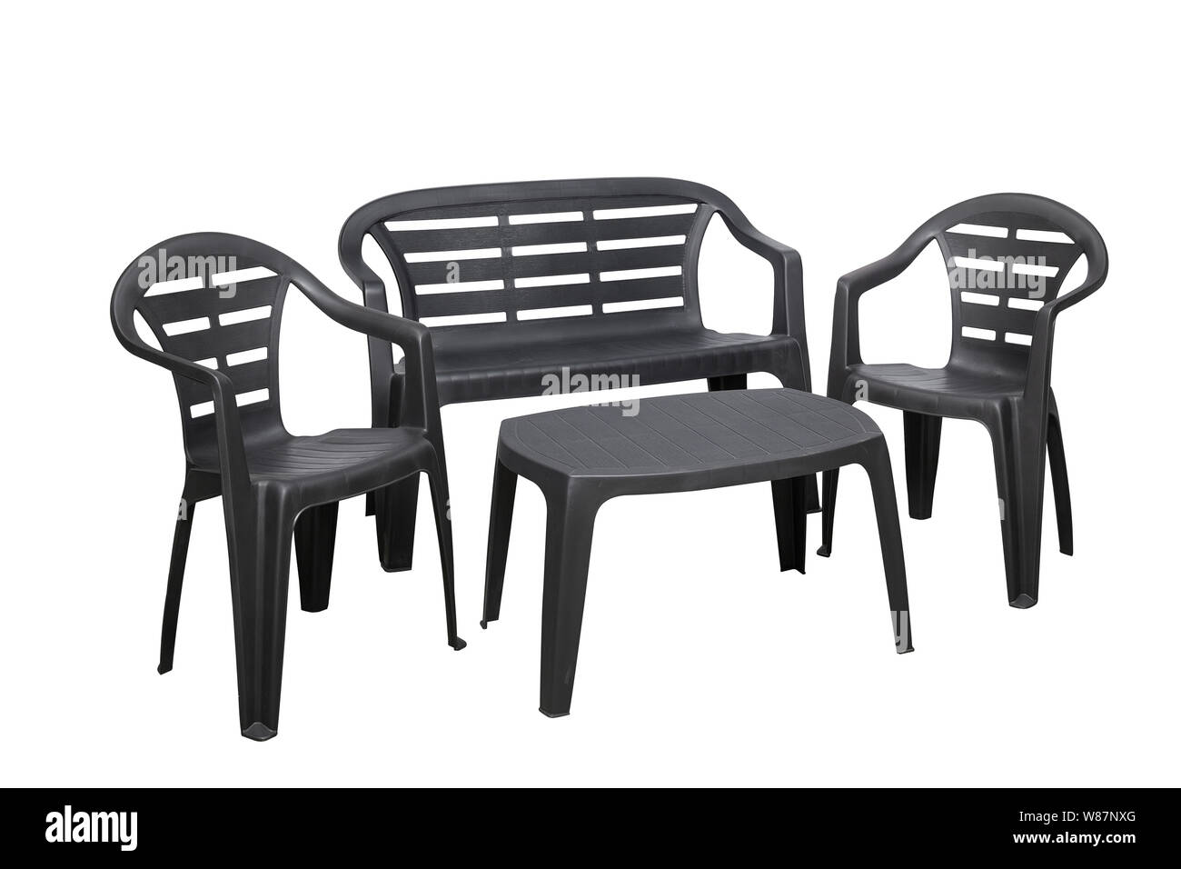 Set di mobili in plastica per uso esterno in giardino e balcone. Isolato su bianco con percorso di clipping. Foto Stock